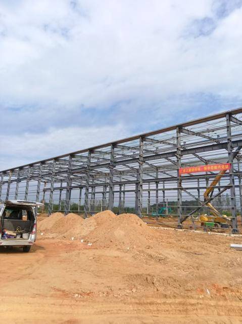 今日云策 冲刺年底投产！锦乾科技红安装配式房屋项目建设正酣